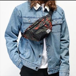 NWOT Herschel Supply Company Seventeen Dark Olive Palm Waist Pack / Belt bag